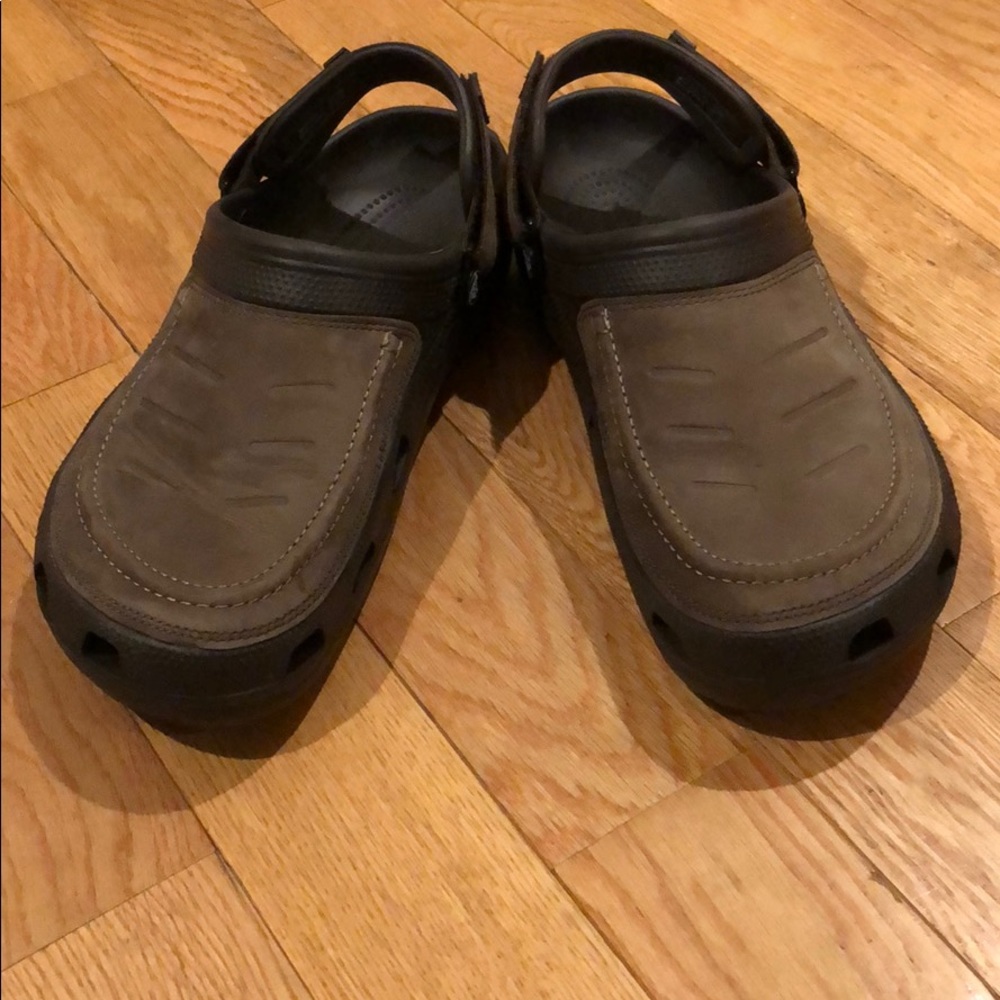 Men’s Brown Size 12 Bogota Crocs Clogs